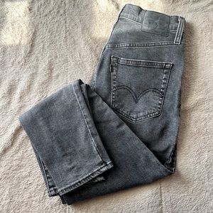 Levi’s High Waisted Taper Mom Jeans 27x27
